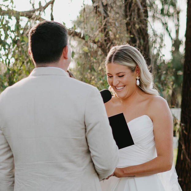 https://www.instagram.com/weddingsbyjemma__/